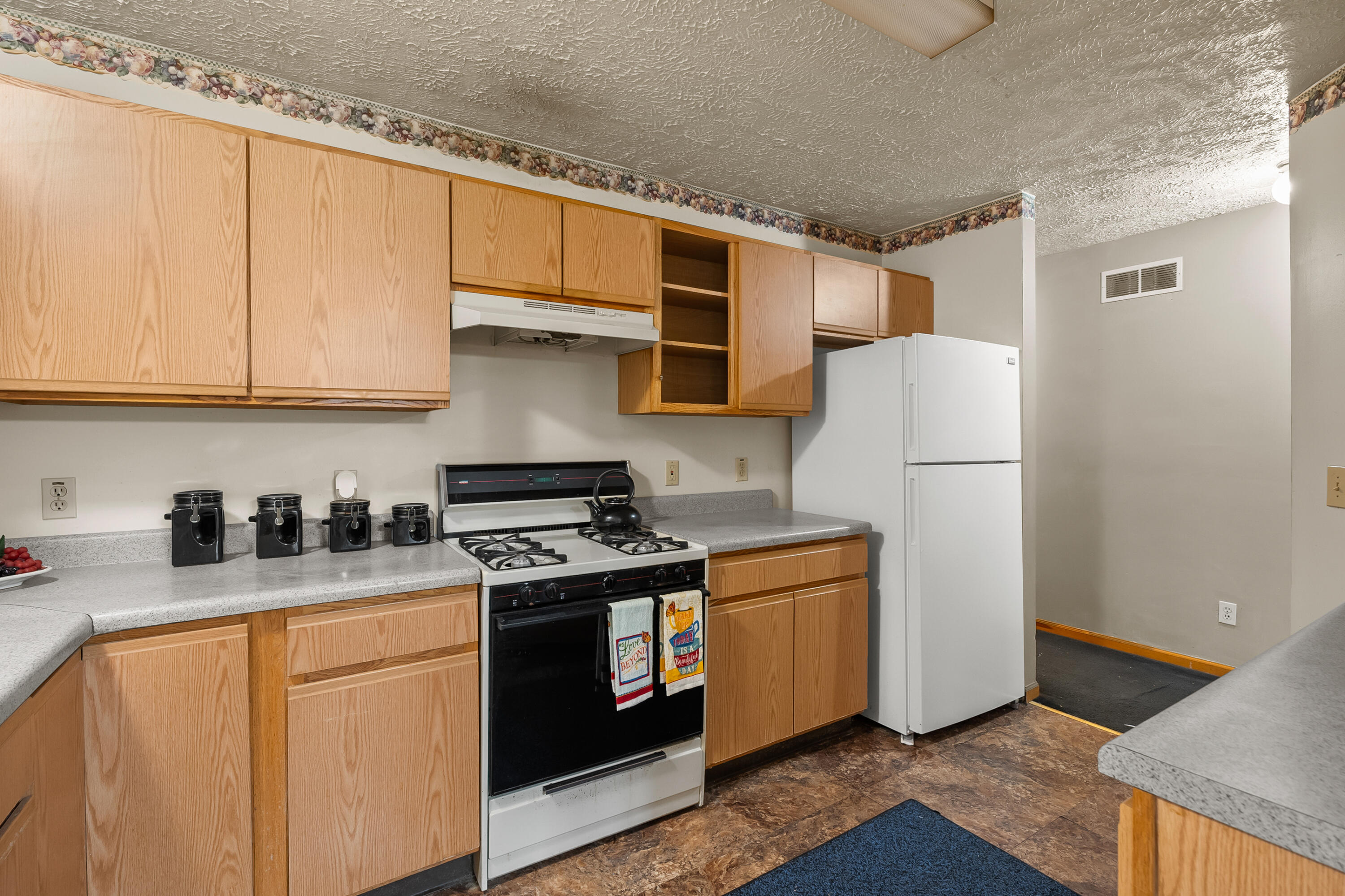 320 Phelps Avenue Kalamazoo, MI 49048 - Photo 9 of 26 Phelps Ave 320 Kalamazoo 49048-9