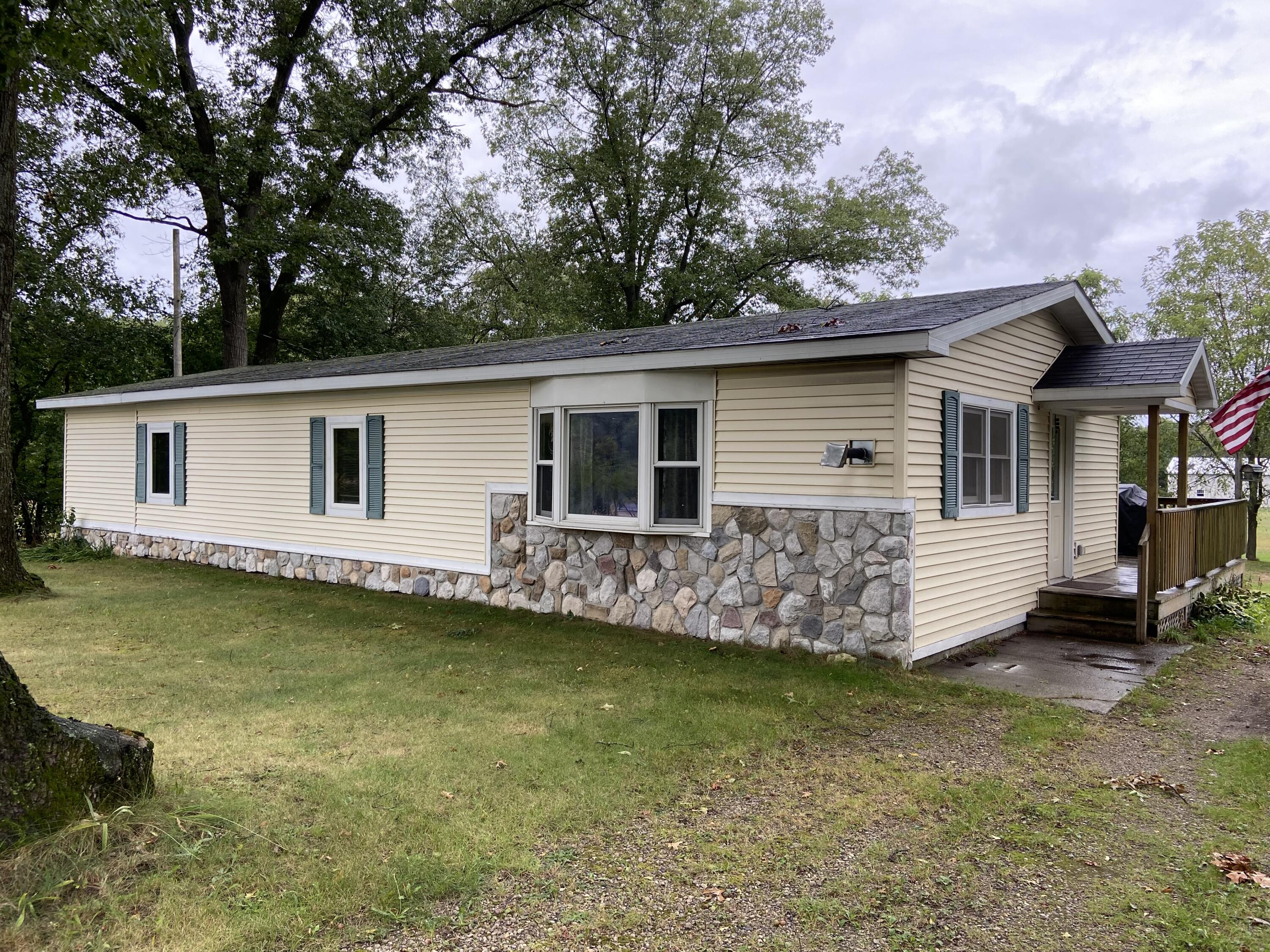 4552 West Meinert Park Road Montague, MI 49437 - Photo 1 of 16 4552 W Meinert Park Rd