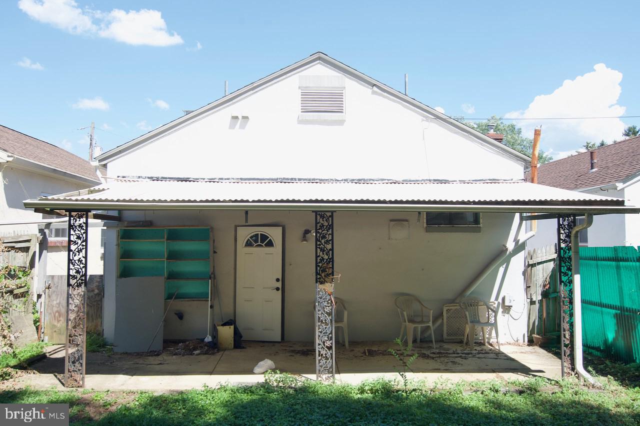 330 Cameron Street Reading, PA 19607 - Photo 11 of 12 Covered back porch