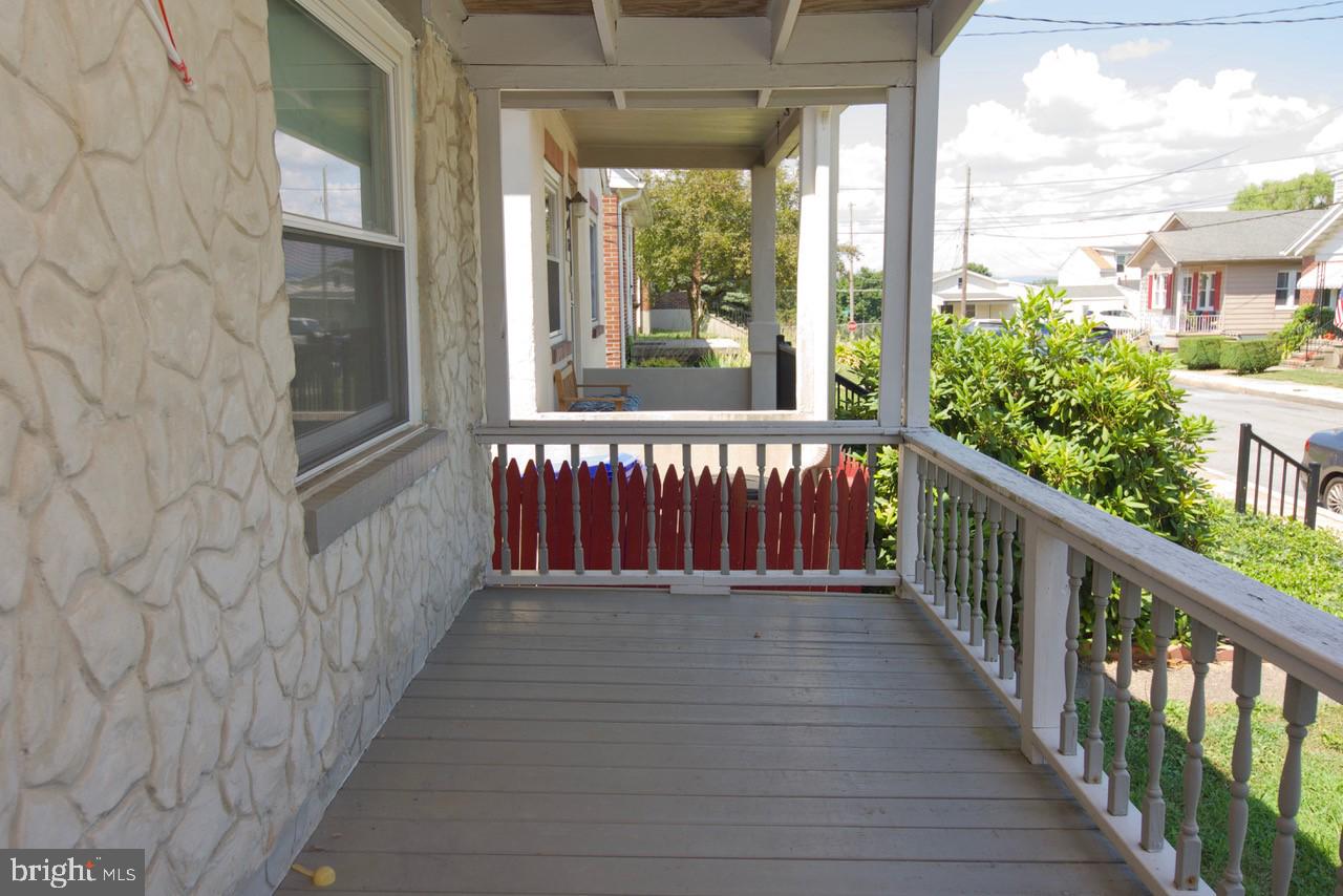 330 Cameron Street Reading, PA 19607 - Photo 12 of 12 Front porch