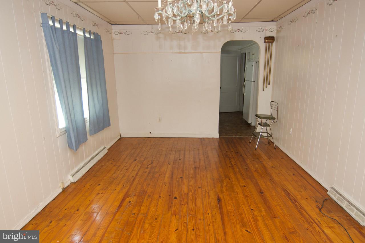 330 Cameron Street Reading, PA 19607 - Photo 3 of 12 Living Room