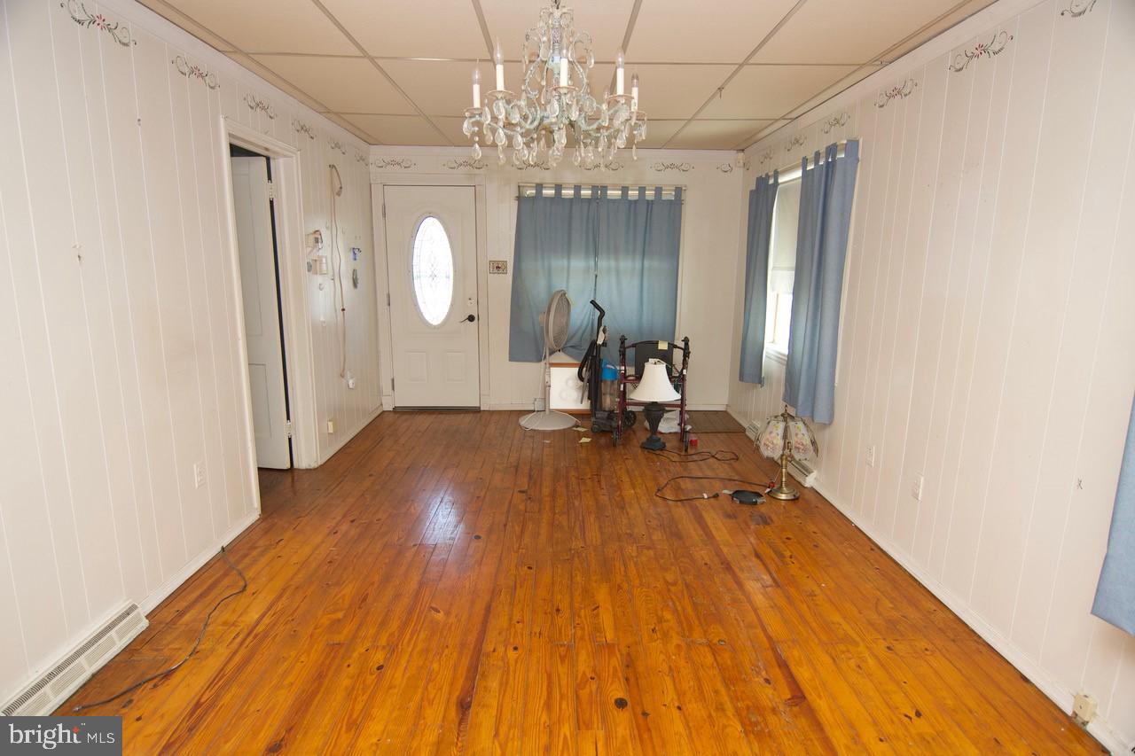 330 Cameron Street Reading, PA 19607 - Photo 4 of 12 Hardwood Floor