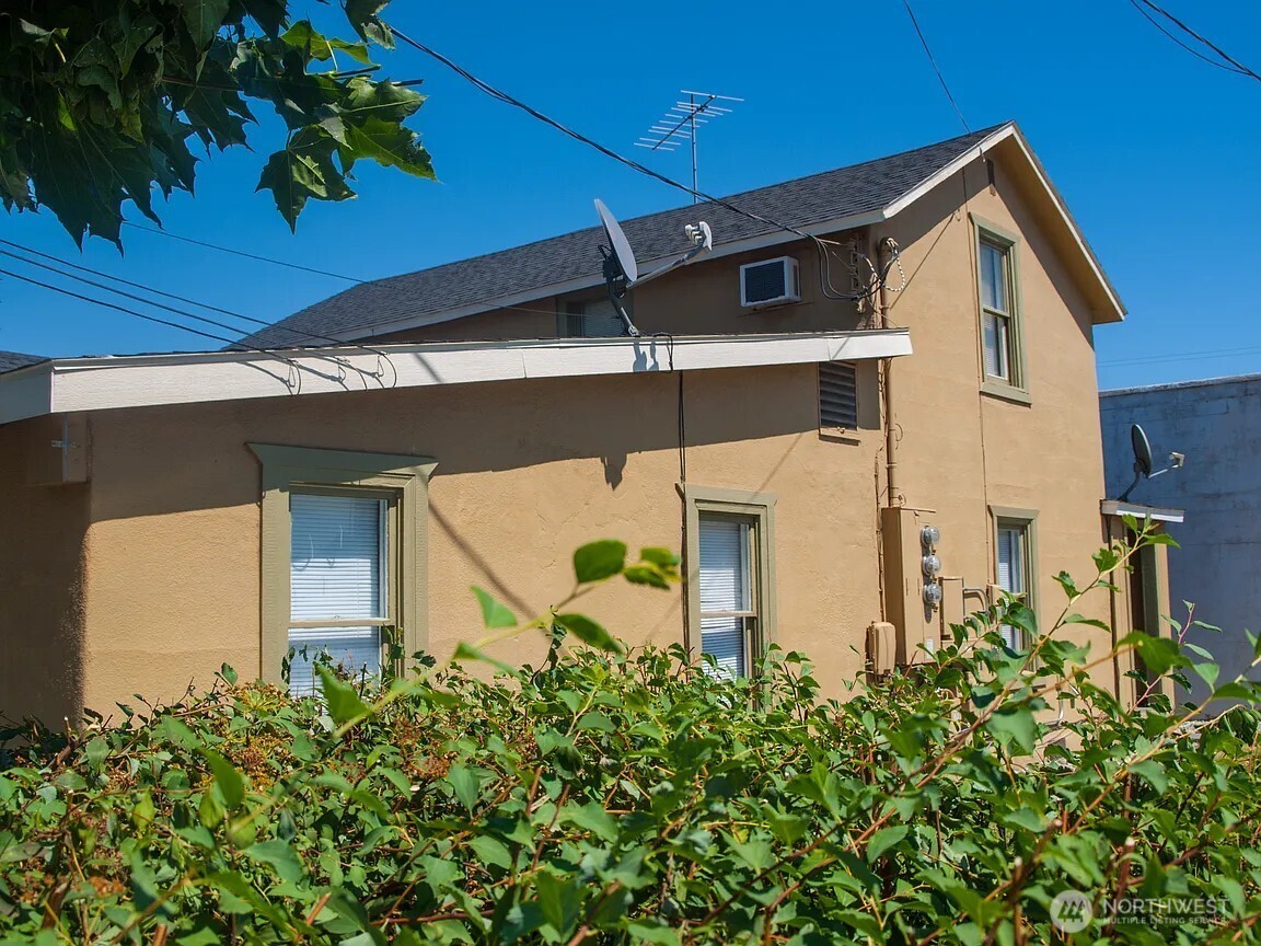 40505 Basin Street Southwest, Unit 13 Ephrata, WA 98823 - Photo 3 of 11