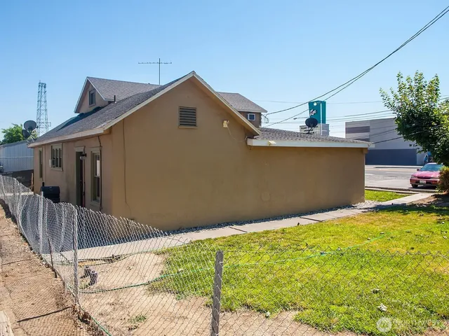 a backyard of a house