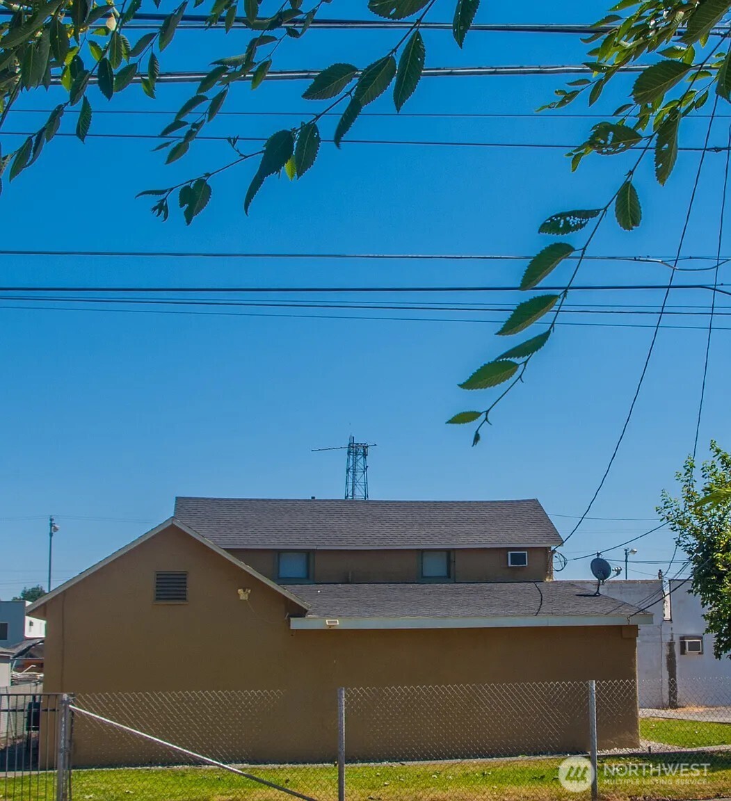 40505 Basin Street Southwest, Unit 13 Ephrata, WA 98823 - Photo 5 of 11