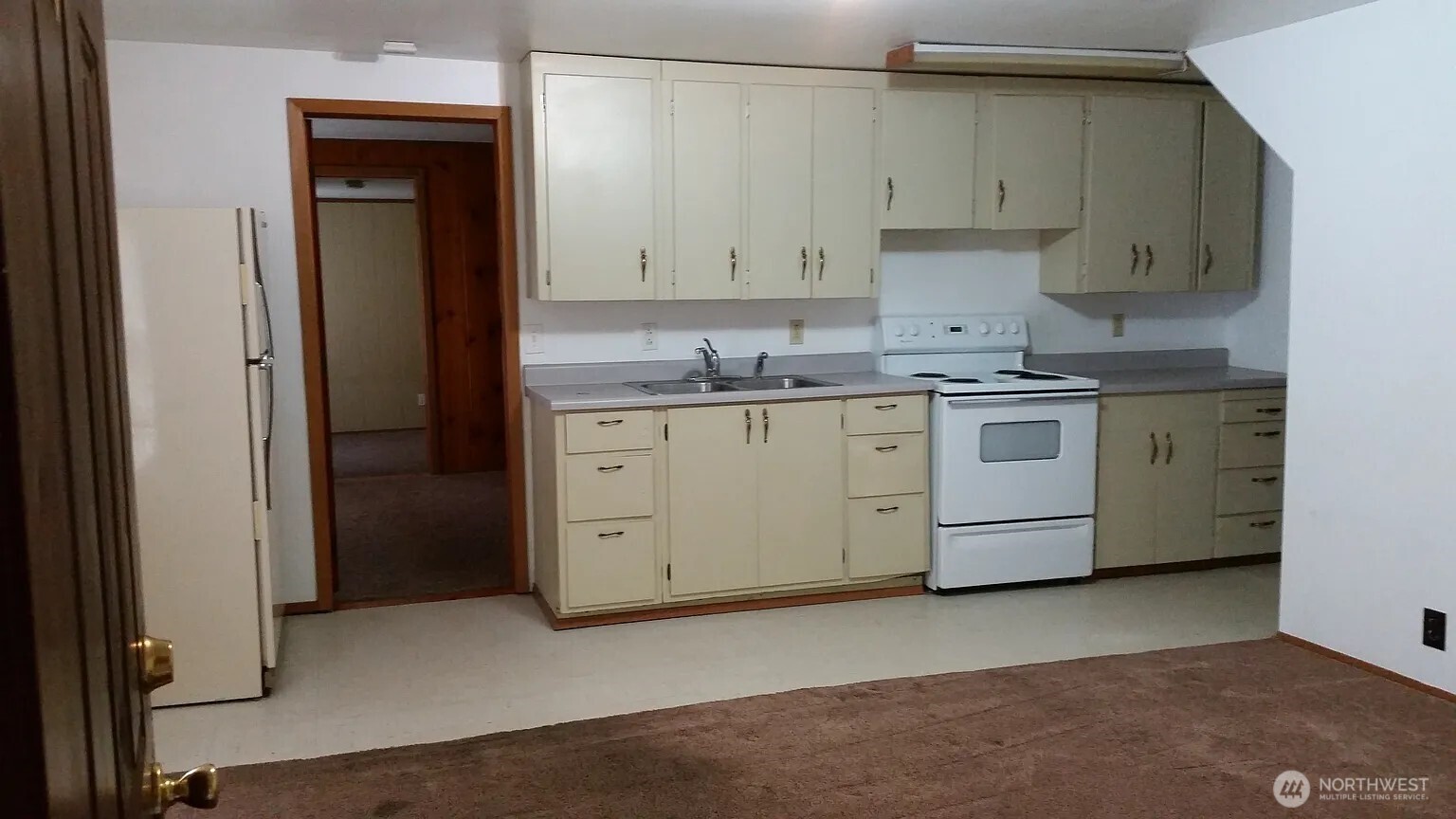 40505 Basin Street Southwest, Unit 13 Ephrata, WA 98823 - Photo 10 of 11