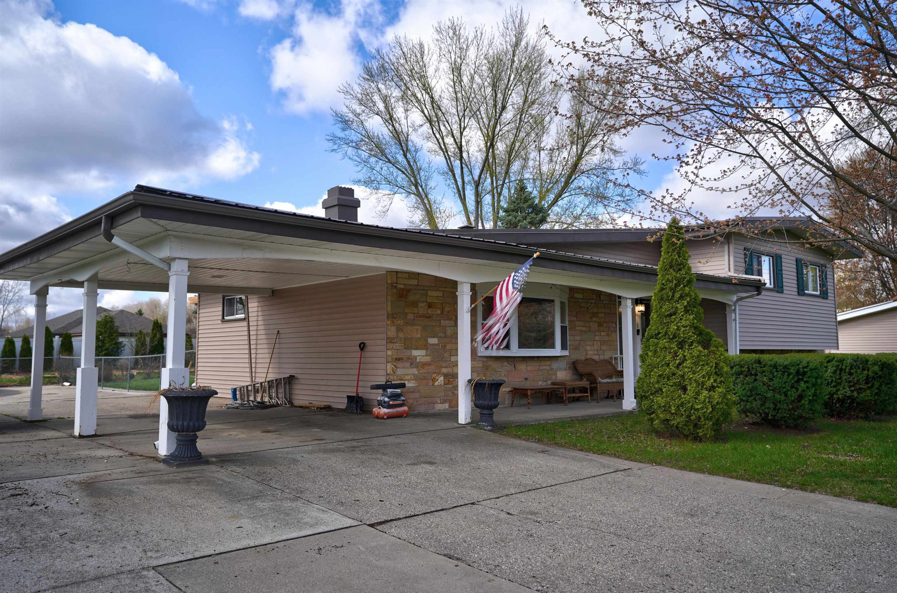 5081 Calkins Road Flint, MI 48532 - Photo 2 of 64 50107137-1.JPG