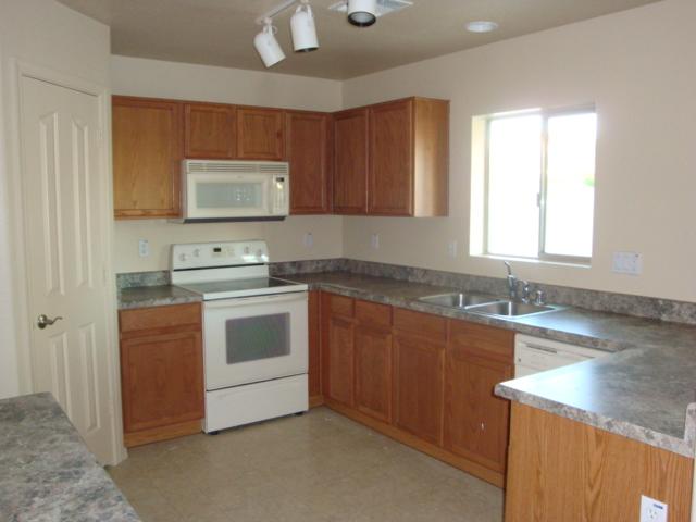 17710 West Redfield Road Surprise, AZ 85388 - Photo 4 of 10 4