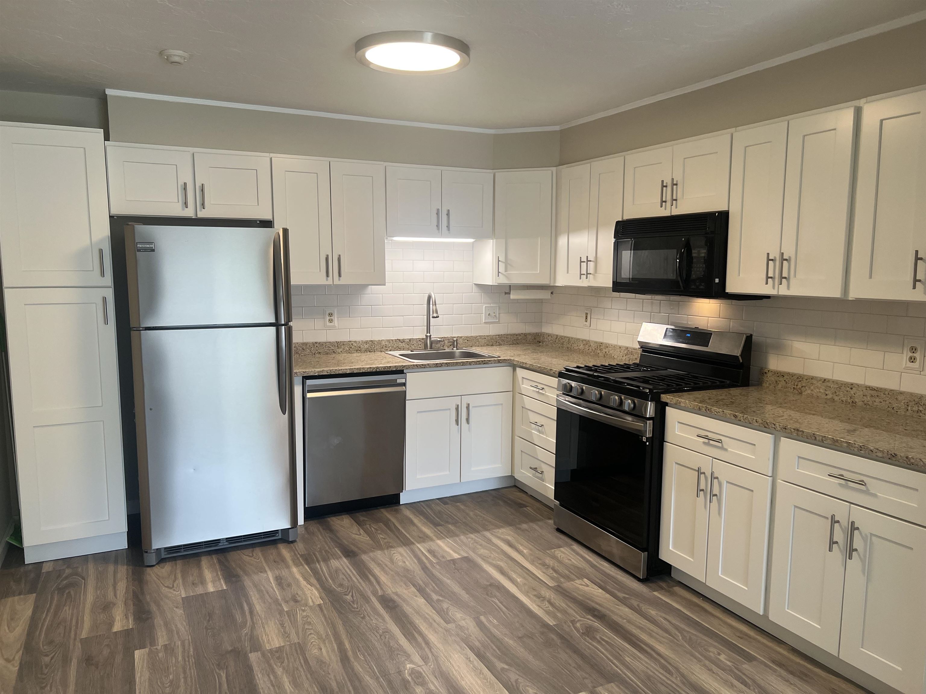 385 Huse Road, Unit 25 Manchester, NH 03103 - Photo 9 of 56 Gallery Image 9