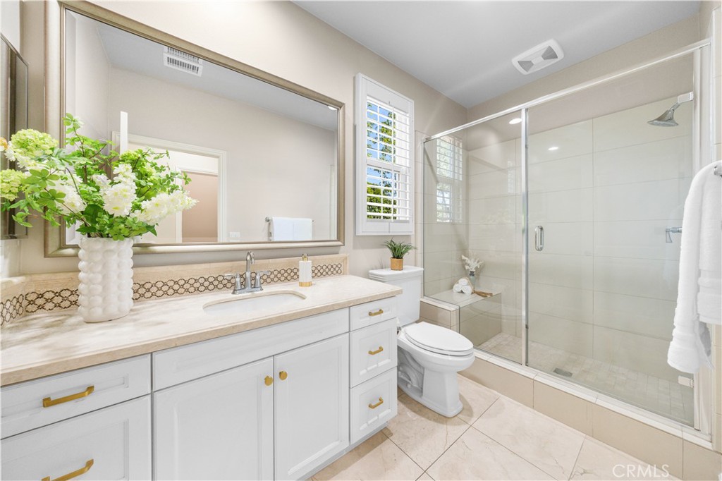 71 Clocktower Irvine, CA 92620 - Photo 22 of 73 Ensuite full bathroom