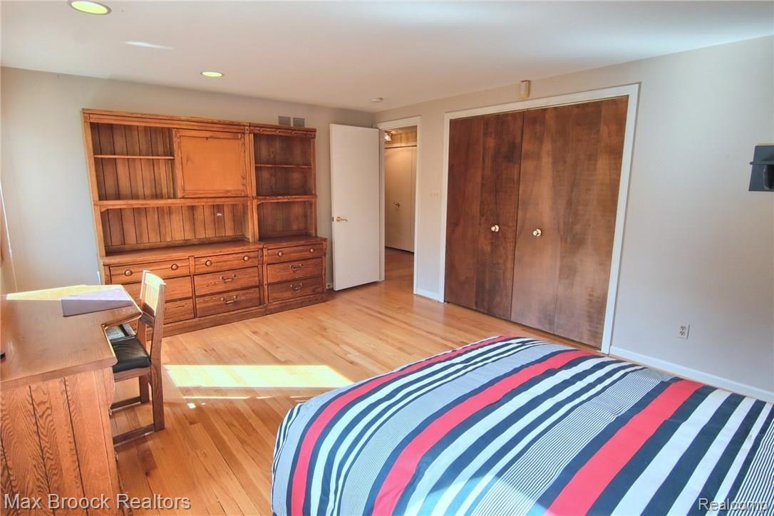 638 Overbrook Road Bloomfield Hills, MI 48302 - Photo 23 of 41 3rd_Bedroom_2nd_View.jpg