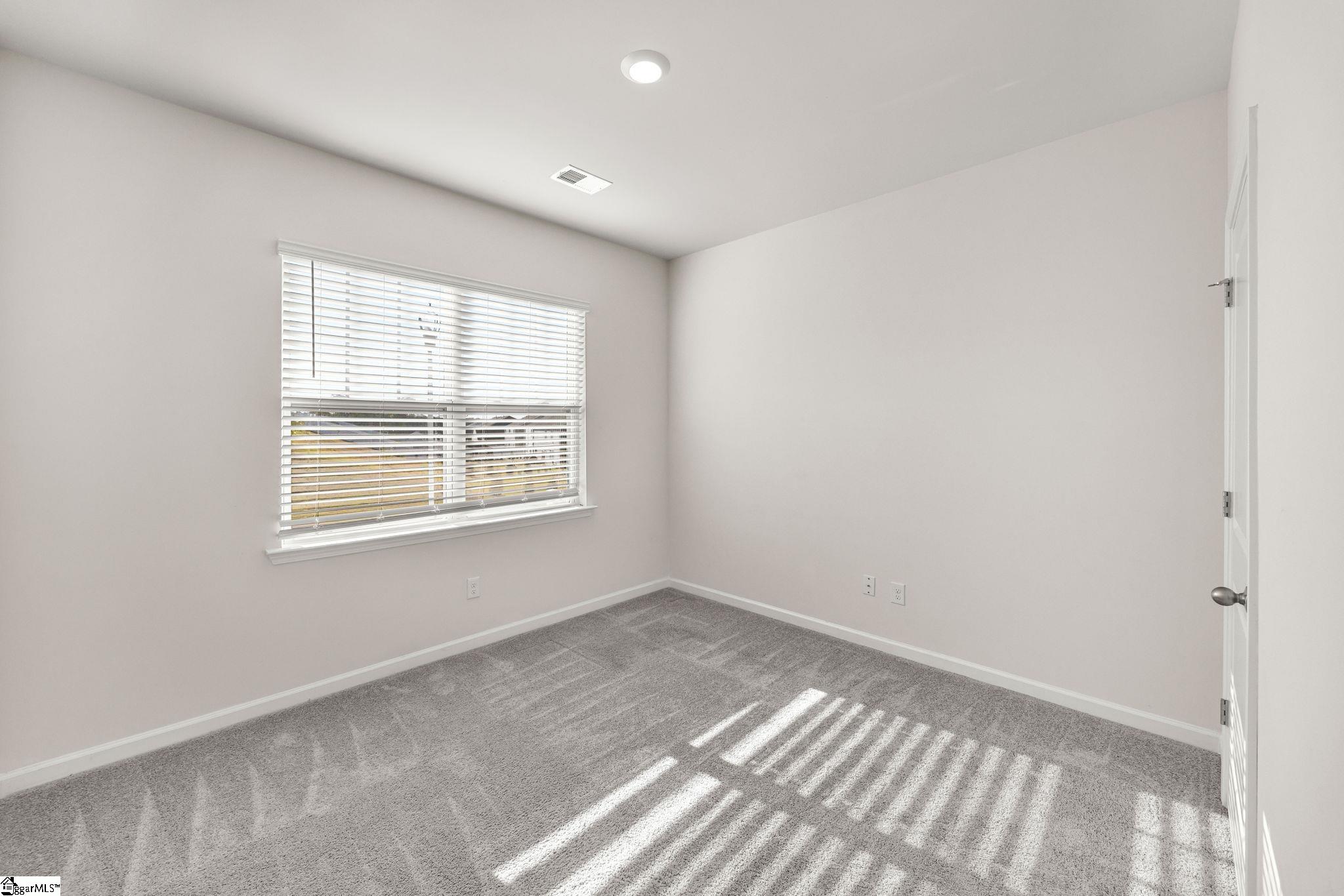 9 Dovetuck Road Greer, SC 29651 - Photo 4 of 34