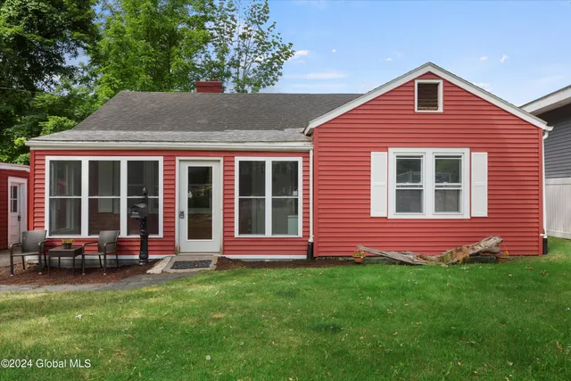 $234,900 | 20 Gardner Terrace, Bethlehem, NY 12054