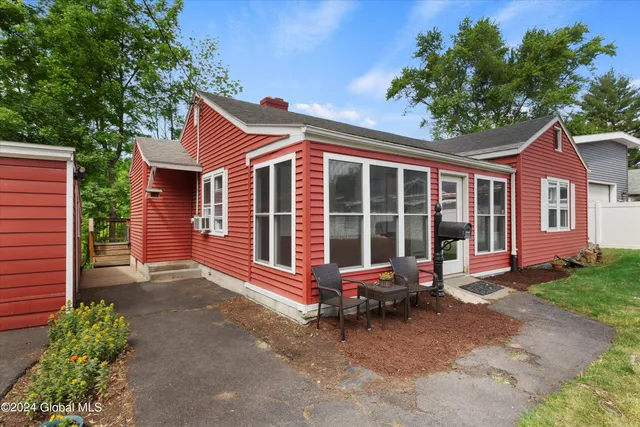 $234,900 | 20 Gardner Terrace, Bethlehem, NY 12054