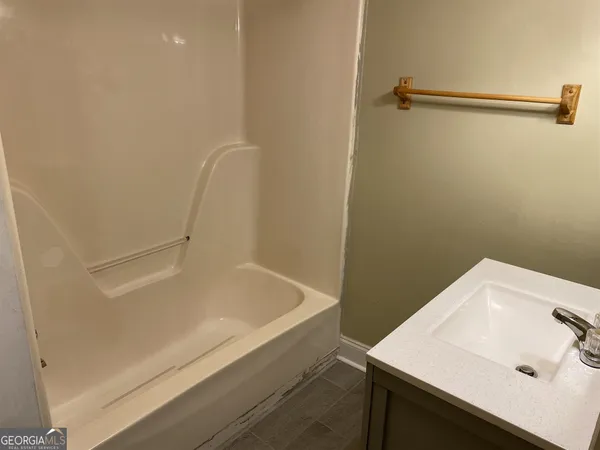 $1,250 | 23 East New Street, Winder, GA 30680