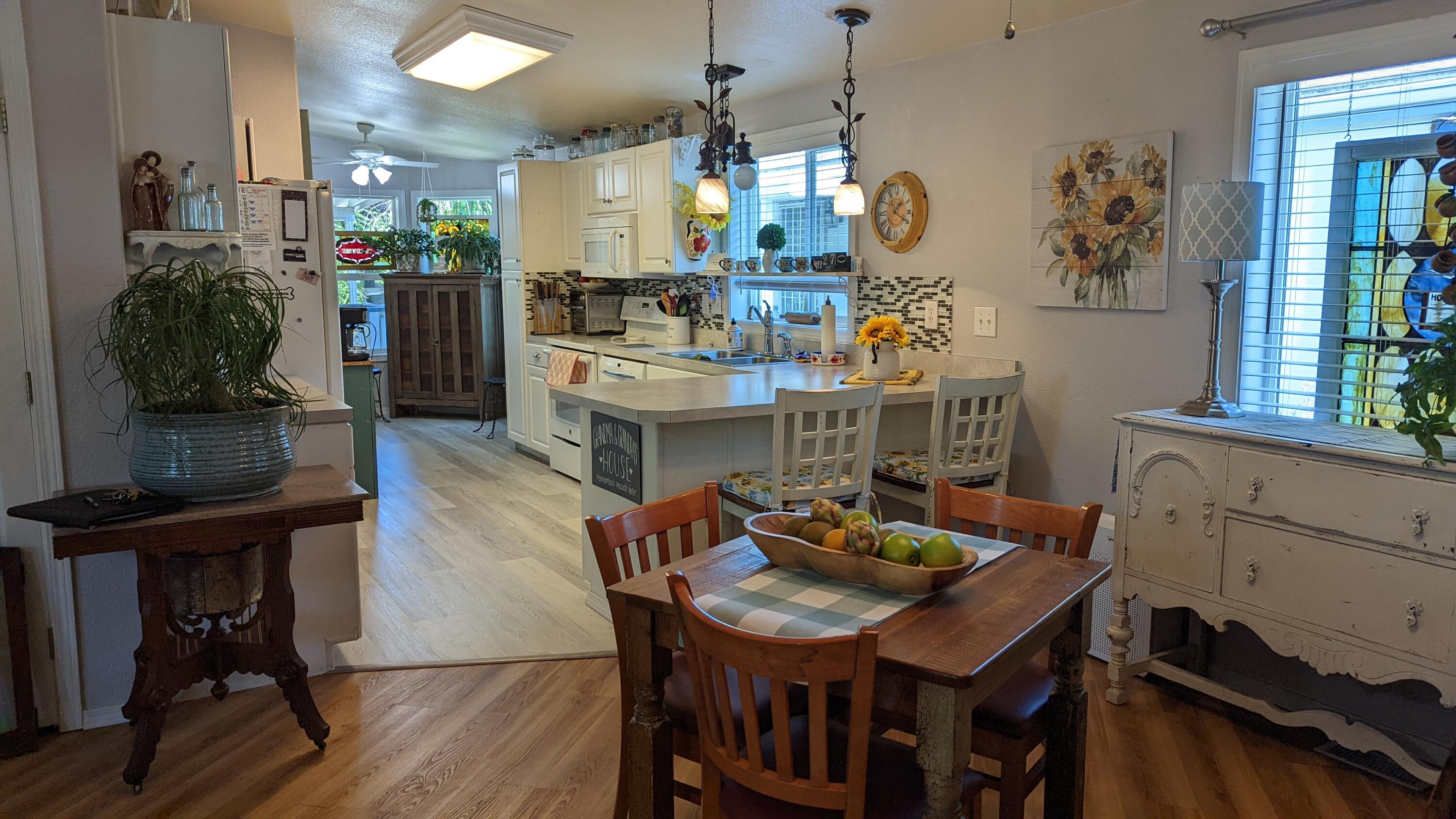 10 South Stage Road, Unit 41 Medford, OR 97501 - Photo 4 of 14 PXL_20220627_201858671