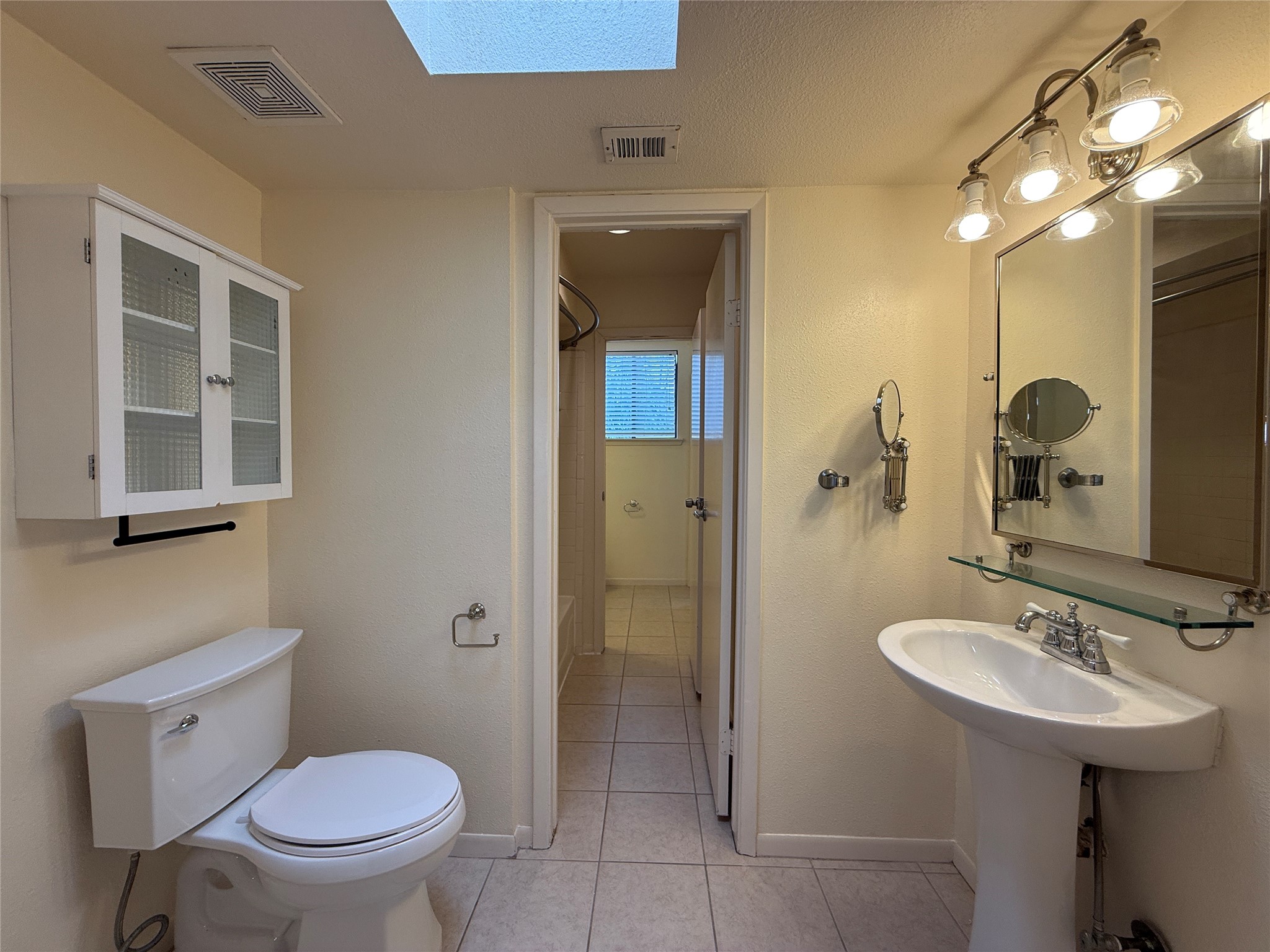 1629 South Kirkwood Road, Unit 202 Houston, TX 77077 - Photo 15 of 25 Hollywood bath
