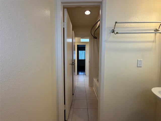 $1,800 | 1629 South Kirkwood Road, Unit 202, Houston, TX 77077