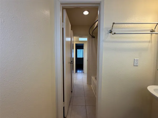 $1,800 | 1629 South Kirkwood Road, Unit 202, Houston, TX 77077
