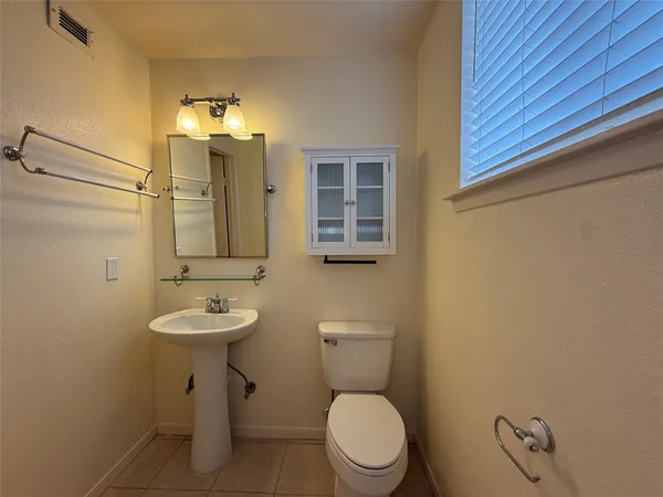 $1,800 | 1629 South Kirkwood Road, Unit 202, Houston, TX 77077