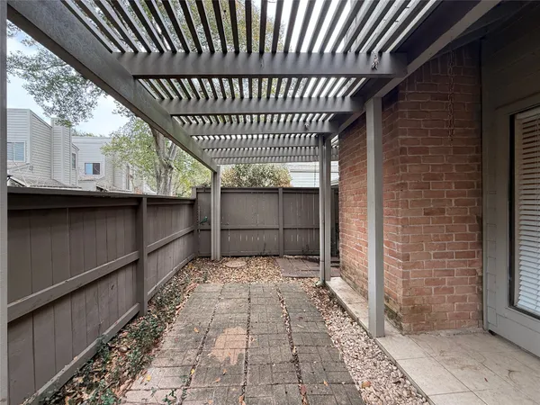 $1,800 | 1629 South Kirkwood Road, Unit 202, Houston, TX 77077