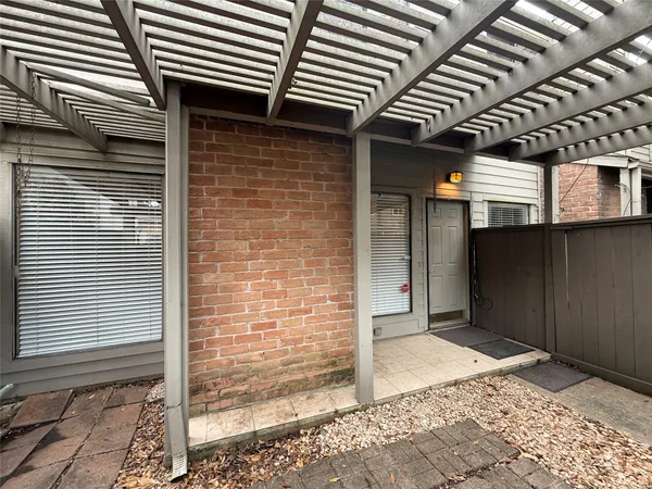 $1,800 | 1629 South Kirkwood Road, Unit 202, Houston, TX 77077