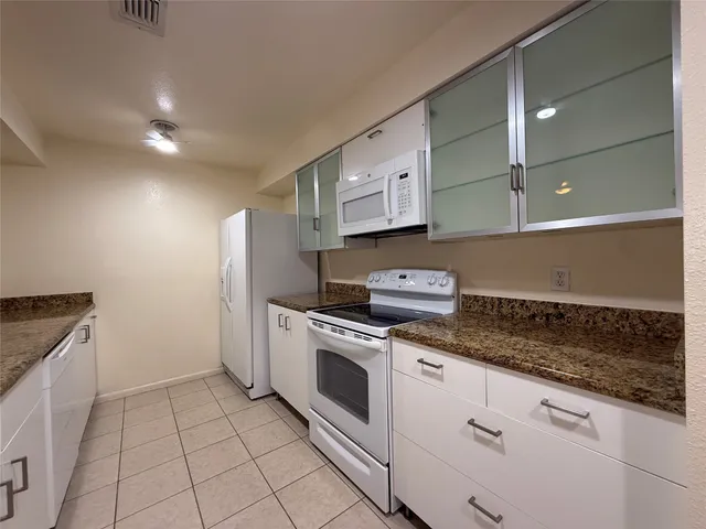 $1,800 | 1629 South Kirkwood Road, Unit 202, Houston, TX 77077