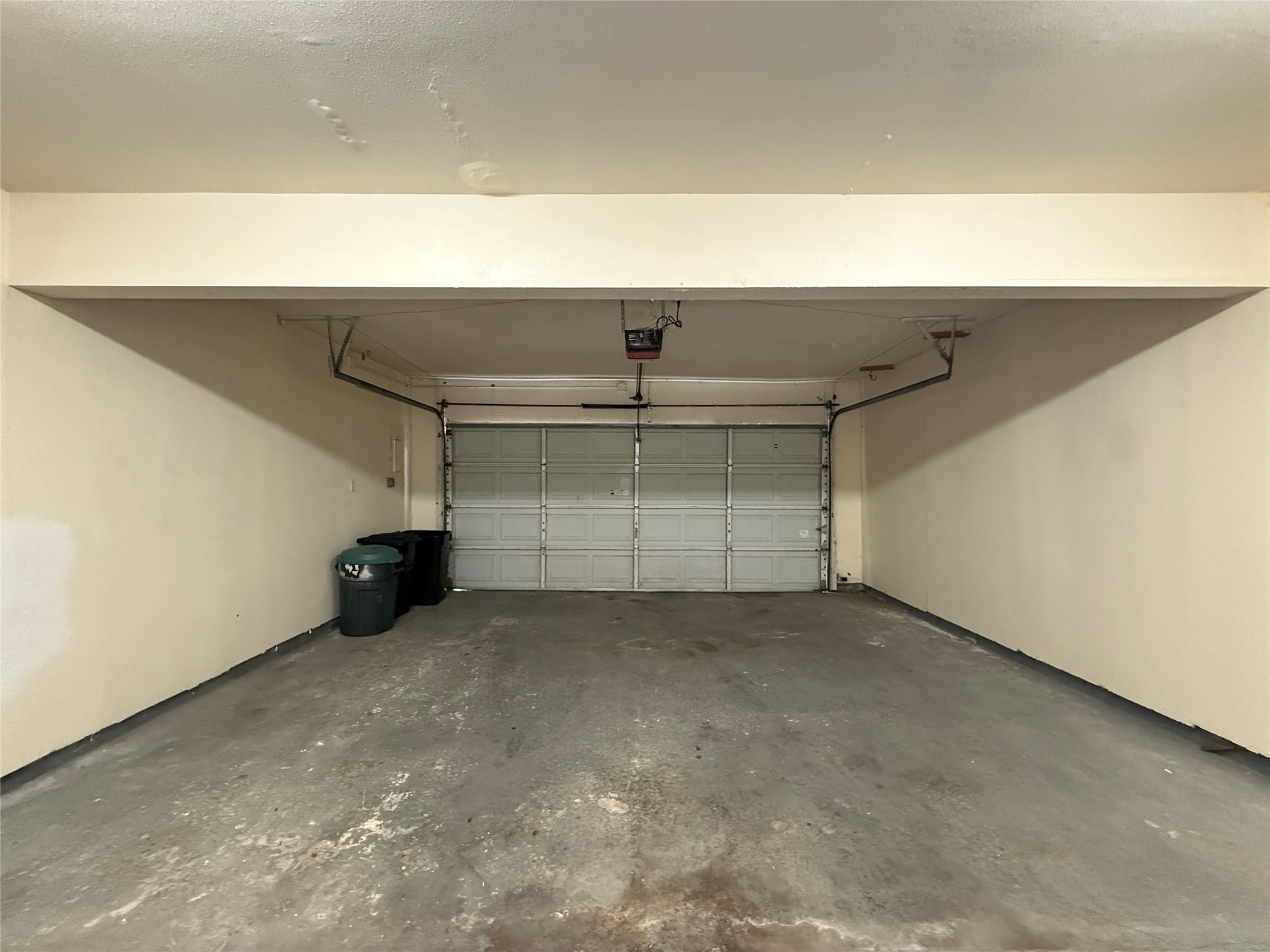1629 South Kirkwood Road, Unit 202 Houston, TX 77077 - Photo 9 of 25 2 car attached gagage