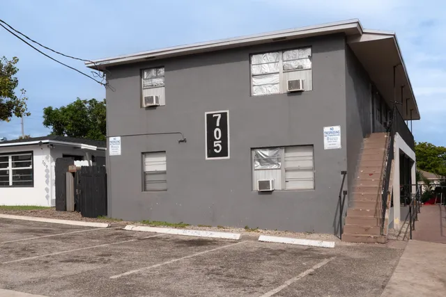 $1,750 | 705 13th Street, Unit 2, West Palm Beach, FL 33401