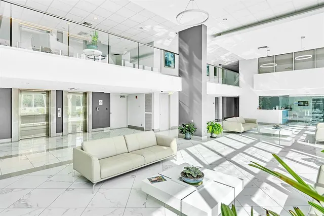 $4,000 | 525 North Ocean Boulevard, Unit 624, Pompano Beach, FL 33062