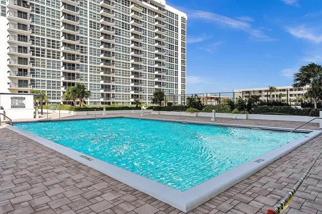 $4,000 | 525 North Ocean Boulevard, Unit 624, Pompano Beach, FL 33062