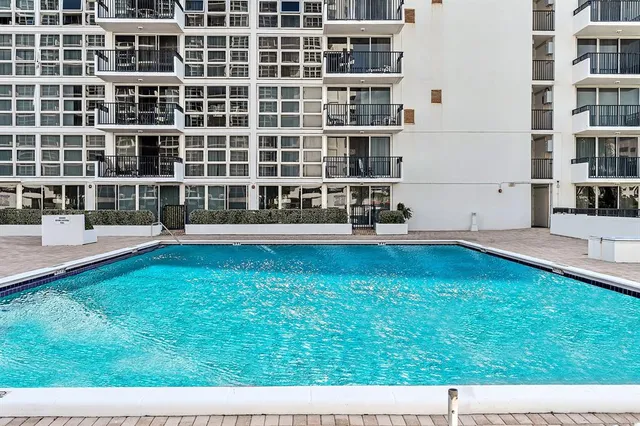 $4,000 | 525 North Ocean Boulevard, Unit 624, Pompano Beach, FL 33062