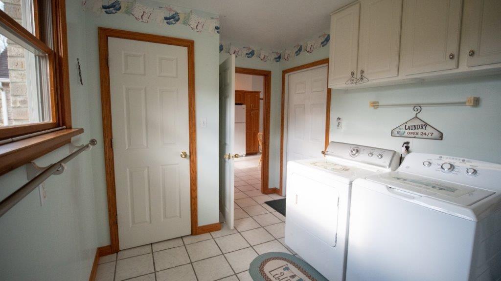 900 Lardintown Road Tarentum, PA 15084 - Photo 45 of 50 a utility room with dryer and washer