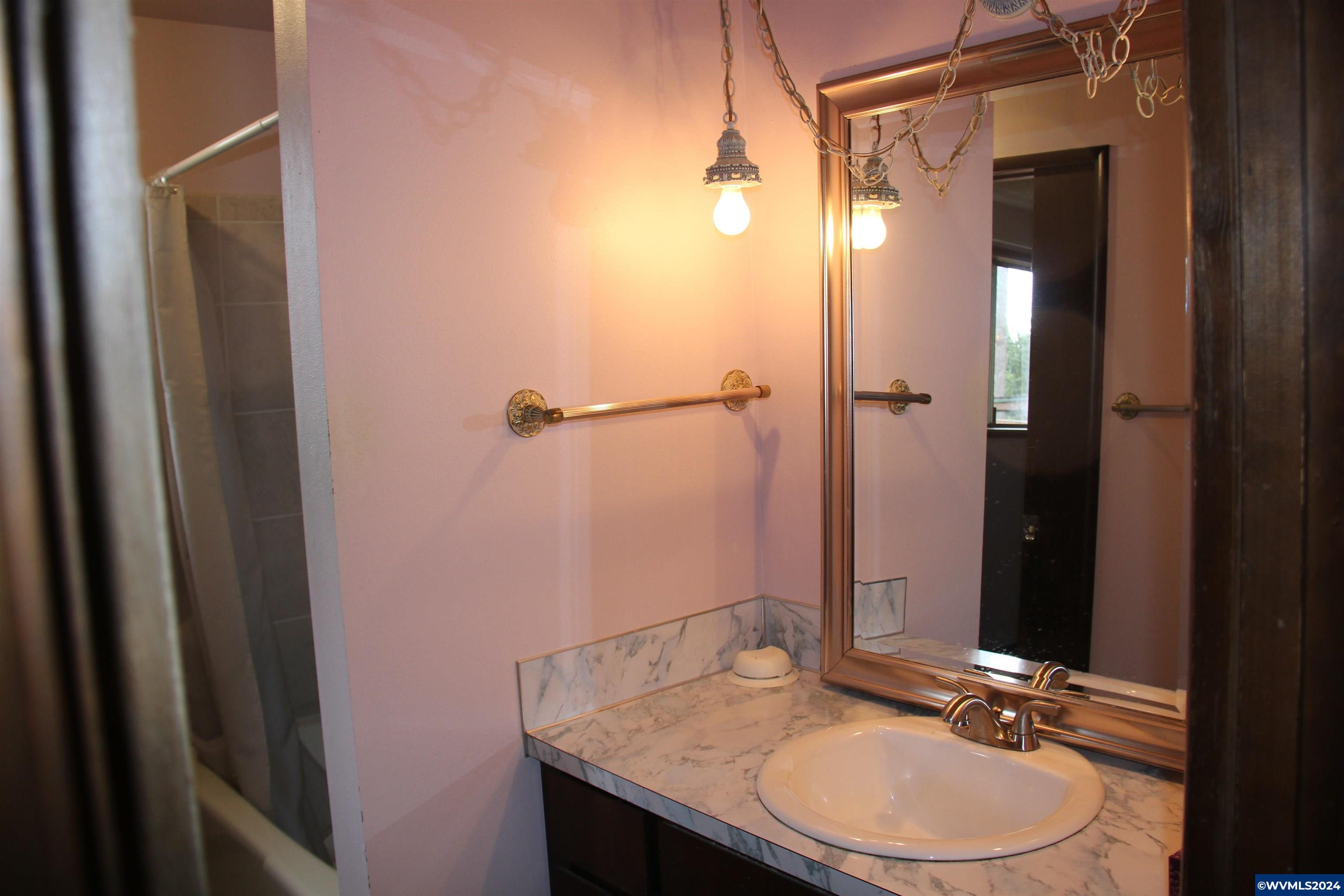 20589 Southwest Rosa Drive Beaverton, OR 97078 - Photo 13 of 39 Gallery Image 13
