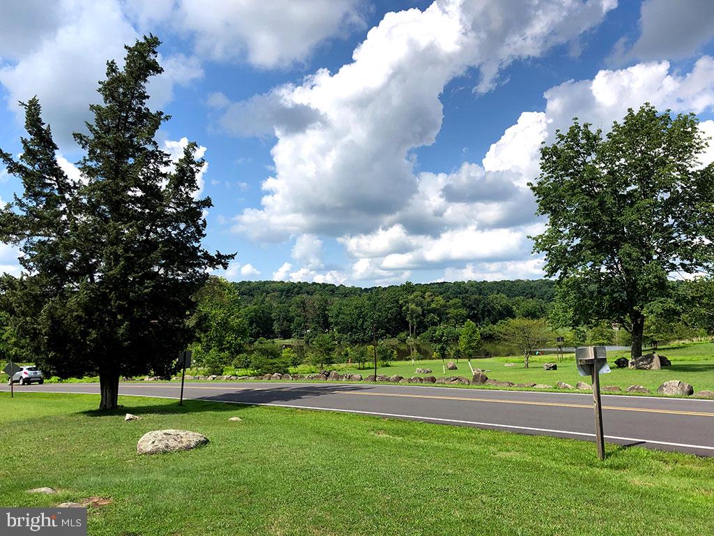 1738 Becker Road Green Lane, PA 18054 - Photo 23 of 32 Gallery Image 23
