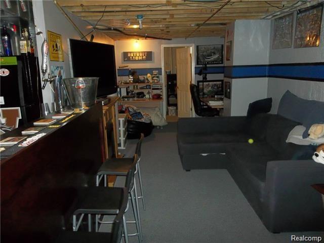 4941 Crooks Road, Unit 13 Royal Oak, MI 48073 - Photo 11 of 19 10.jpg