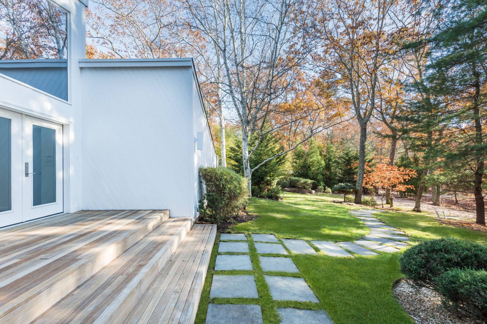 132 Springy Banks Road East Hampton, NY 11937 - Photo 3 of 37 a view of yard with green space
