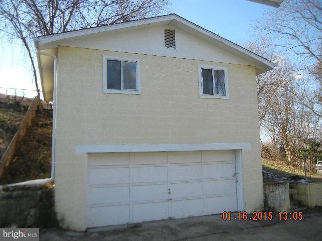 7103 Valley Park Road Capitol Heights, MD 20743 - Photo 11 of 16 Exterior (Rear)