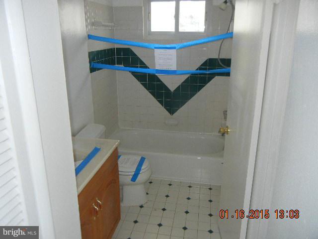 7103 Valley Park Road Capitol Heights, MD 20743 - Photo 4 of 16 Bath