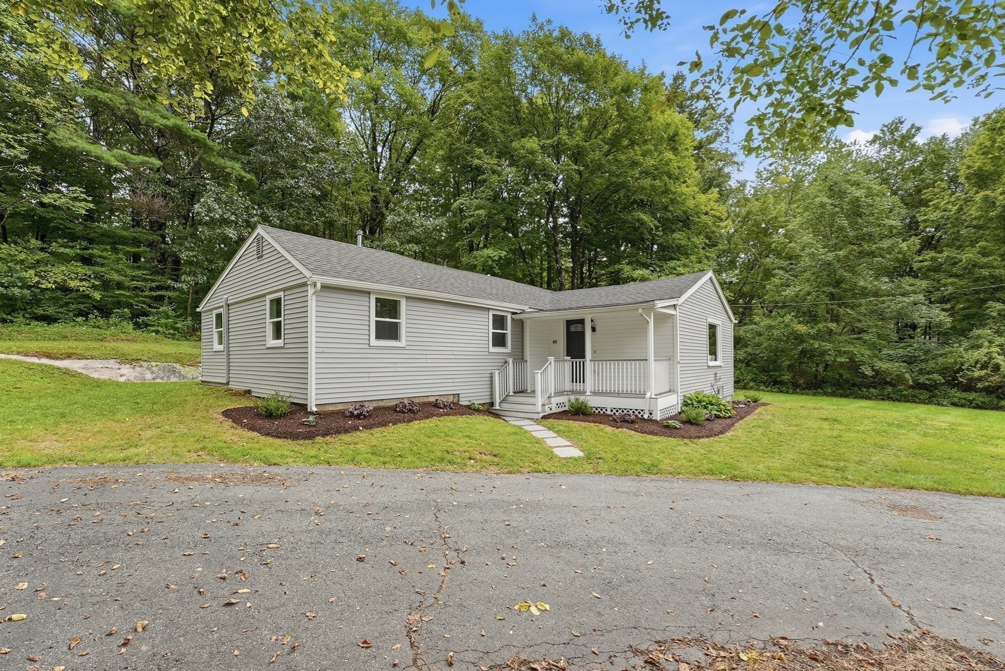 49 Harrington Road Charlton, MA 01507 - Photo 5 of 35 Gallery Image 5