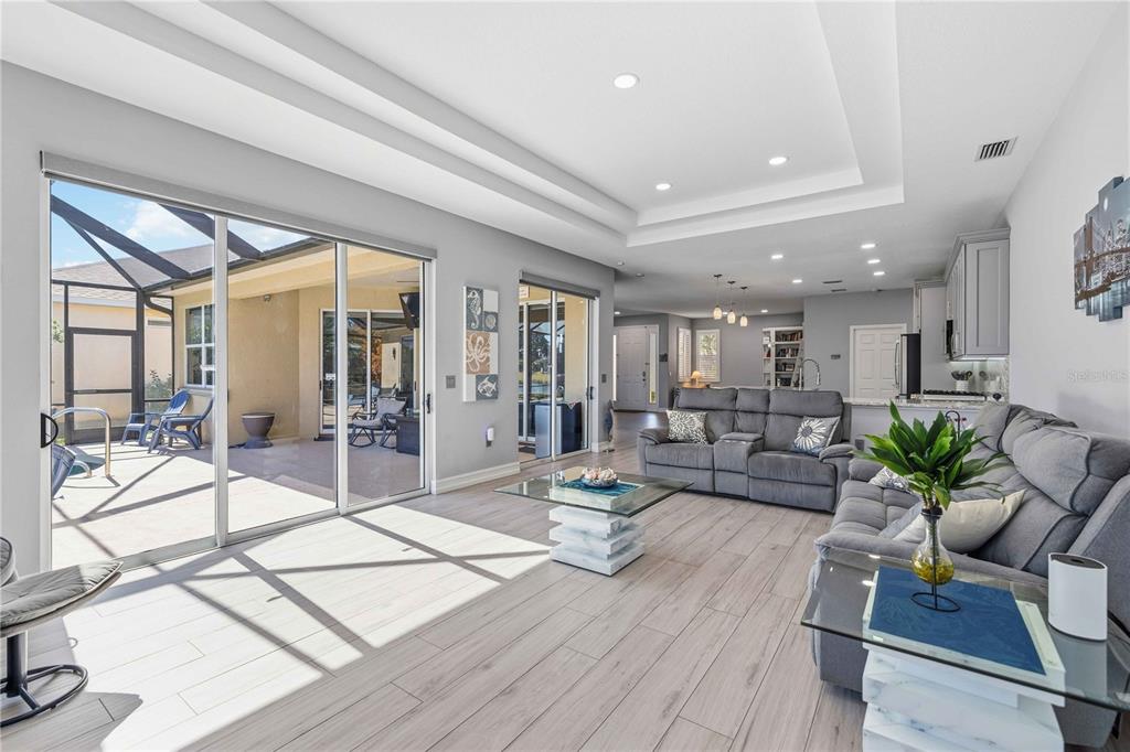 13951 Wood Duck Circle Lakewood Ranch, FL 34202 - Photo 7 of 73