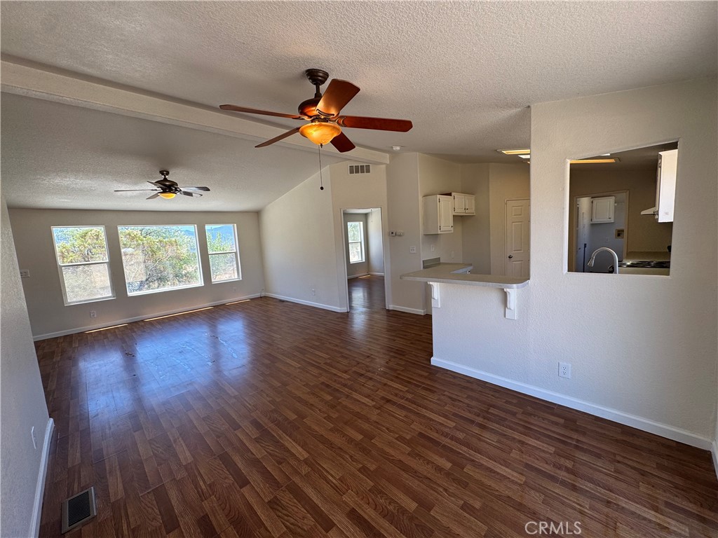 41251 Rope Road Hemet, CA 92544 - Photo 6 of 32