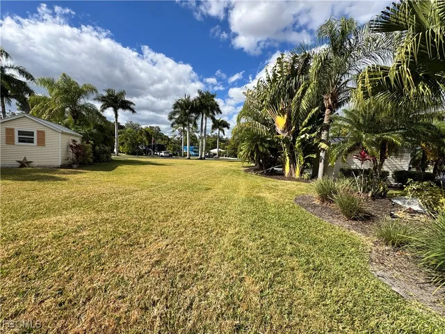 a view of a outdoor space