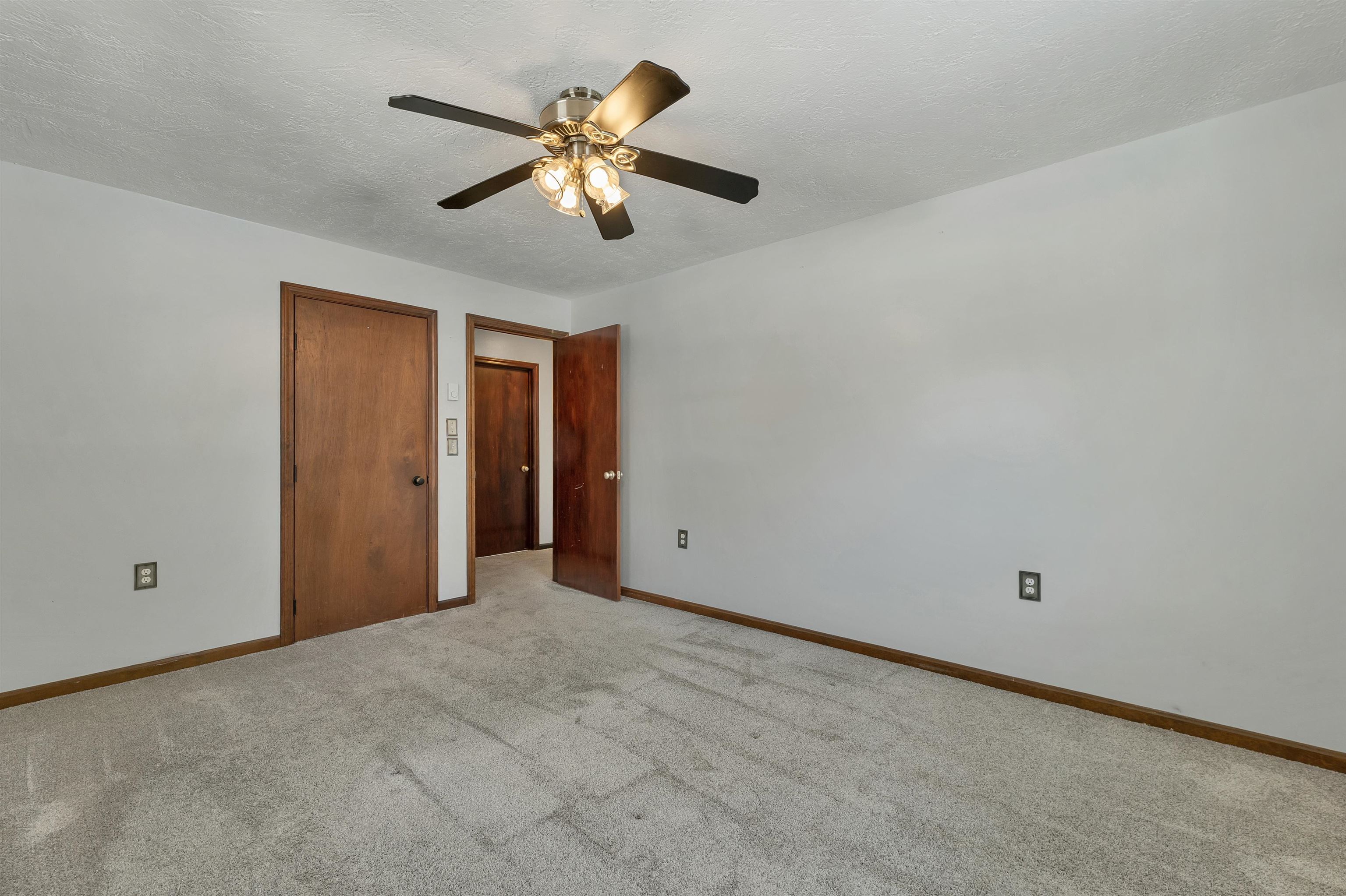 1102 Mammoth Road, Unit A & B Pelham, NH 03076 - Photo 21 of 56