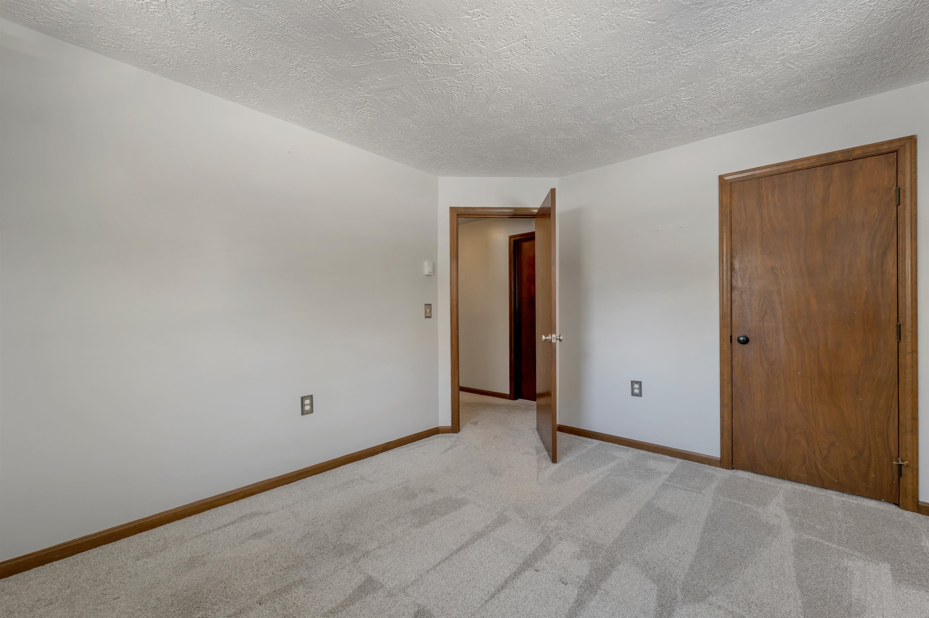 1102 Mammoth Road, Unit A & B Pelham, NH 03076 - Photo 26 of 56