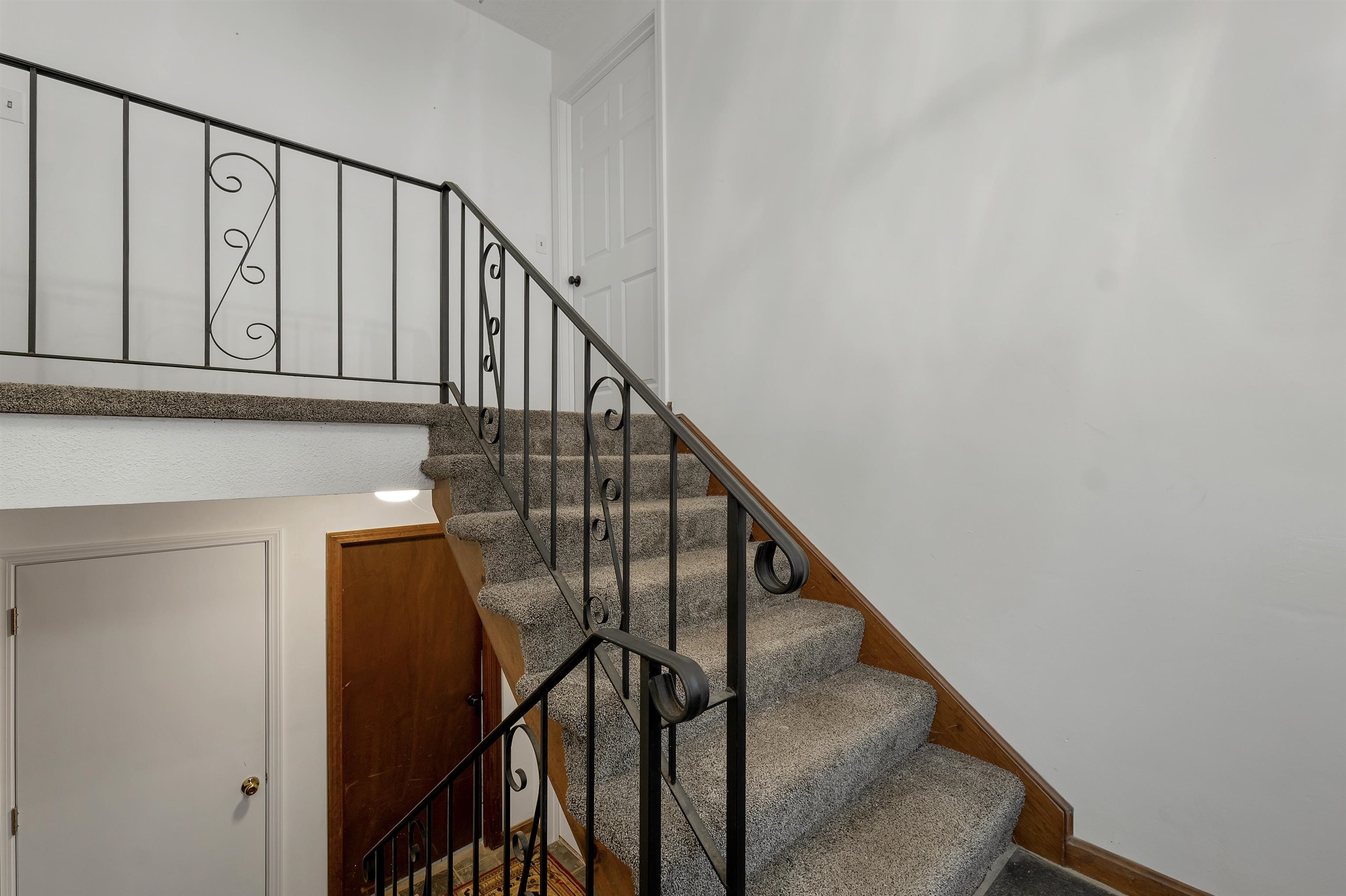 1102 Mammoth Road, Unit A & B Pelham, NH 03076 - Photo 29 of 56