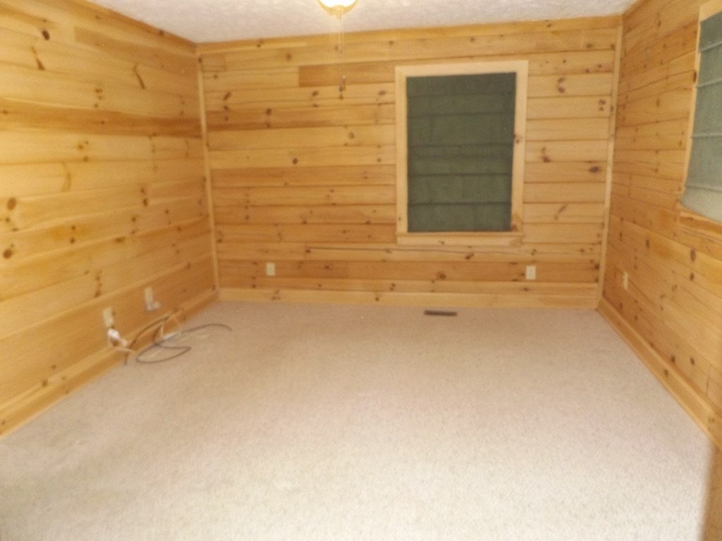 201 Deer Ridge Road Hillsville, VA 24343 - Photo 9 of 36 Gallery Image 9