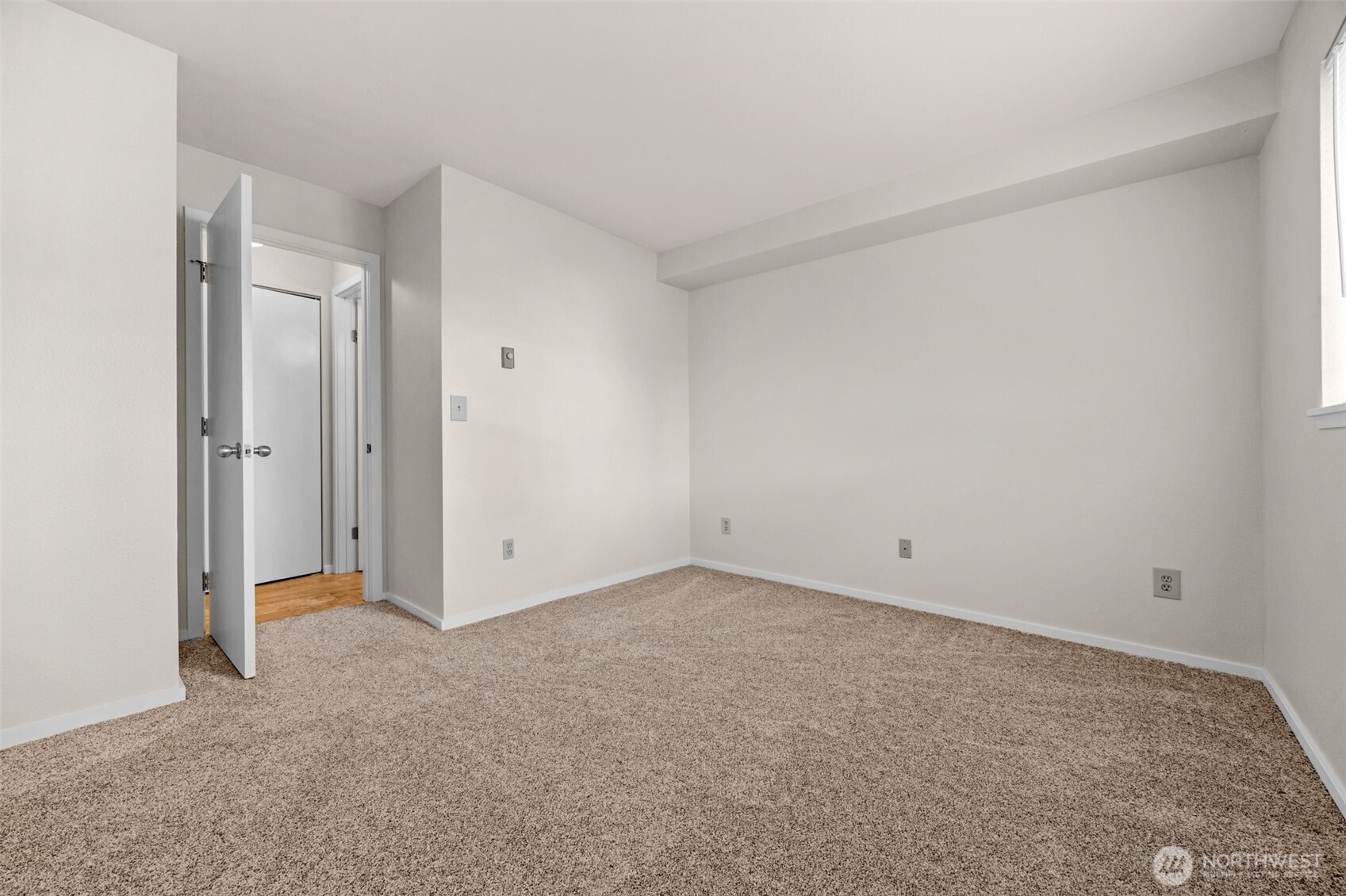 5300 Harbour Pointe Boulevard, Unit 307A Mukilteo, WA 98275 - Photo 14 of 25 a view of an empty room