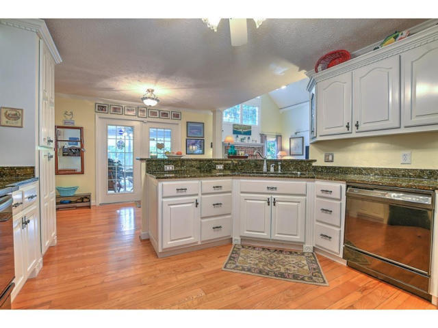 325 Steel Bridge Road Elizabethton, TN 37643 - Photo 12 of 35 sb7