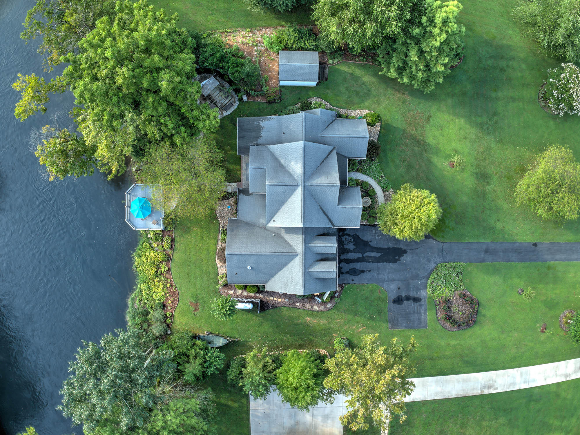 325 Steel Bridge Road Elizabethton, TN 37643 - Photo 29 of 35 325 Steel Bridge Rd-4